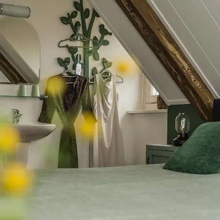 Onder De Wolfskap Bed En Ontbijt * Haaren (North Brabant)